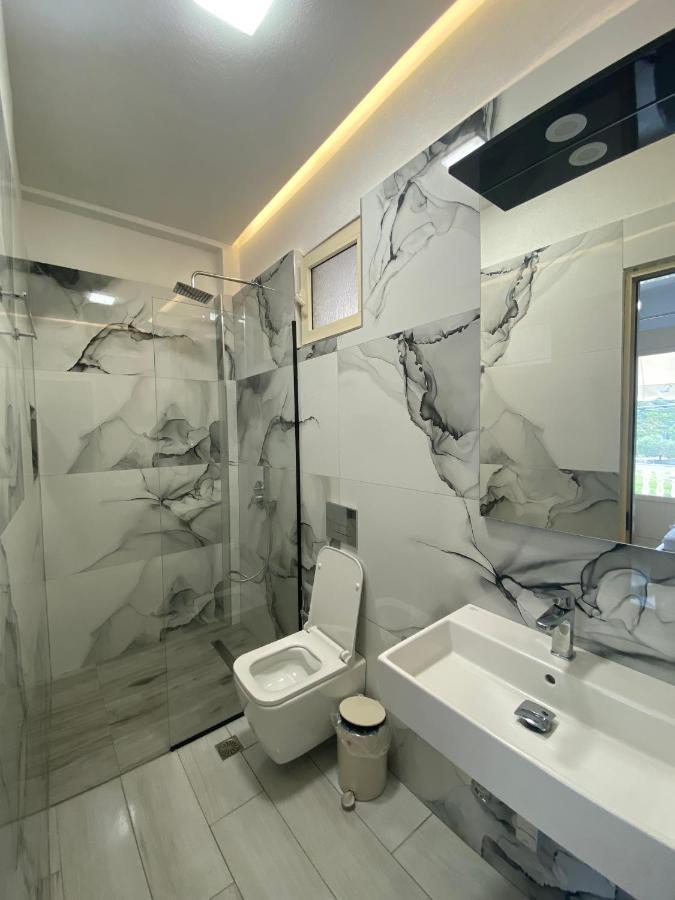 Hotel Kristal Borsh Eksteriør bilde